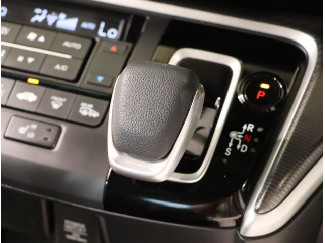ステップワゴンスパーダ ｅ：ＨＥＶスパーダＧ・ＥＸホンダセンシング　エアバック　Ｐアシスト　地デジ　クルコン　サイドエアバッグ　シ－トヒ－タ－　衝突軽減システム　スマキー　ＬＥＤランプ　ドラレコ　ＵＳＢ接続　ＡＢＳ（17枚目）