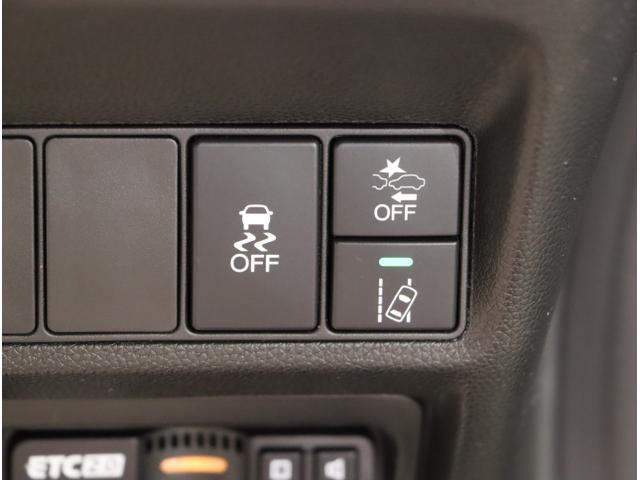 ステップワゴンスパーダ ｅ：ＨＥＶスパーダＧ・ＥＸホンダセンシング　エアバック　Ｐアシスト　地デジ　クルコン　サイドエアバッグ　シ－トヒ－タ－　衝突軽減システム　スマキー　ＬＥＤランプ　ドラレコ　ＵＳＢ接続　ＡＢＳ（30枚目）