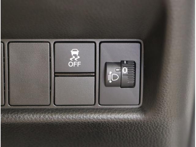 フィット ｅ：ＨＥＶホーム　前後誤発進抑制機能　クリソナ　助手席エアバッグ　運転席エアバッグ　シートヒーター　アイドリングストップ　ＬＥＤライト　ＵＳＢ接続　バックカメラ　ＡＢＳ　サイドエアバッグ　フルセグＴＶ（29枚目）