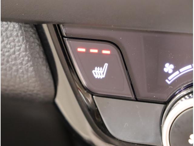 フィット ｅ：ＨＥＶホーム　前後誤発進抑制機能　クリソナ　助手席エアバッグ　運転席エアバッグ　シートヒーター　アイドリングストップ　ＬＥＤライト　ＵＳＢ接続　バックカメラ　ＡＢＳ　サイドエアバッグ　フルセグＴＶ（31枚目）