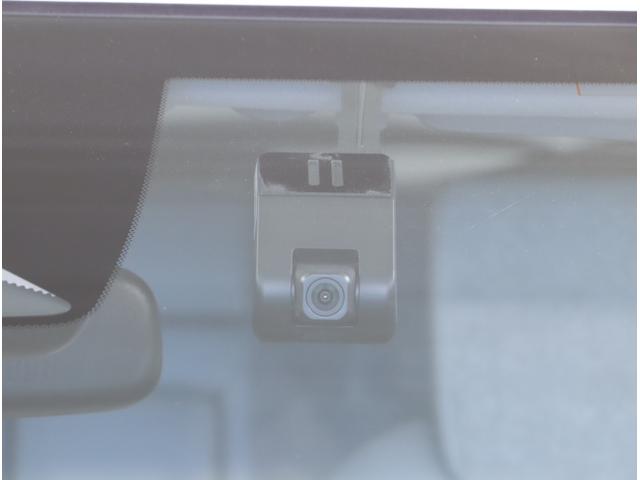 フィット ｅ：ＨＥＶホーム　前後誤発進抑制機能　クリソナ　助手席エアバッグ　運転席エアバッグ　シートヒーター　アイドリングストップ　ＬＥＤライト　ＵＳＢ接続　バックカメラ　ＡＢＳ　サイドエアバッグ　フルセグＴＶ（36枚目）