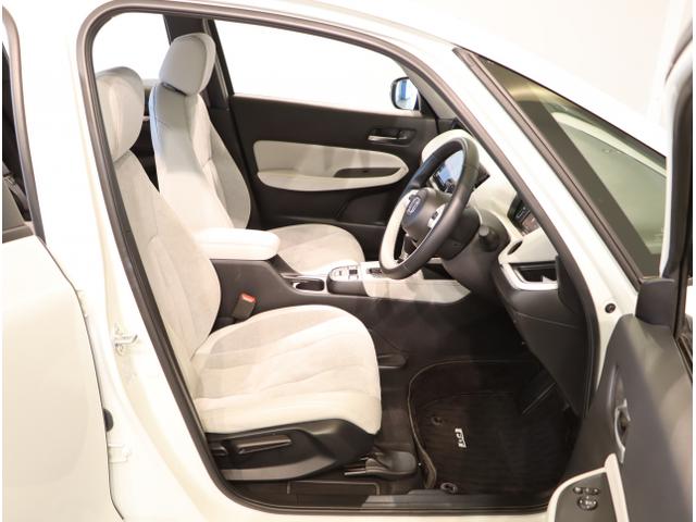 フィット ｅ：ＨＥＶホーム　前後誤発進抑制機能　クリソナ　助手席エアバッグ　運転席エアバッグ　シートヒーター　アイドリングストップ　ＬＥＤライト　ＵＳＢ接続　バックカメラ　ＡＢＳ　サイドエアバッグ　フルセグＴＶ（41枚目）