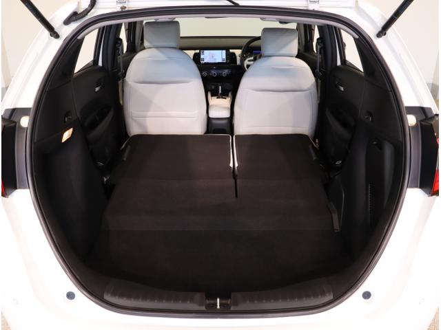 フィット ｅ：ＨＥＶホーム　前後誤発進抑制機能　クリソナ　助手席エアバッグ　運転席エアバッグ　シートヒーター　アイドリングストップ　ＬＥＤライト　ＵＳＢ接続　バックカメラ　ＡＢＳ　サイドエアバッグ　フルセグＴＶ（46枚目）