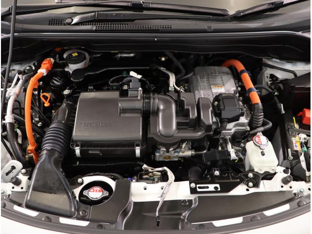 フィット ｅ：ＨＥＶホーム　前後誤発進抑制機能　クリソナ　助手席エアバッグ　運転席エアバッグ　シートヒーター　アイドリングストップ　ＬＥＤライト　ＵＳＢ接続　バックカメラ　ＡＢＳ　サイドエアバッグ　フルセグＴＶ（48枚目）