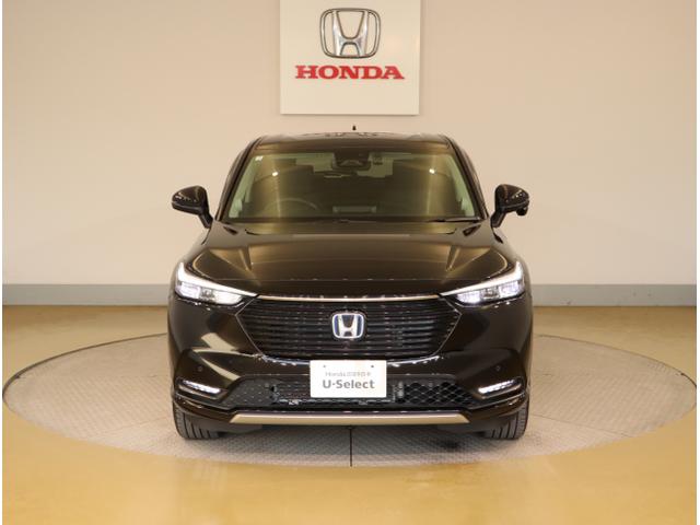 ヴェゼル ｅ：ＨＥＶＺ　衝突回避支援ブレーキ機能　パノラミックビューモニター　スマキ　Ｐトランク　フルオートエアコン　Ｄレコ　エアバッグ　両席エアバック　パワーウィンドウ　ＬＥＤランプ　ソナー　クルーズＣ（10枚目）