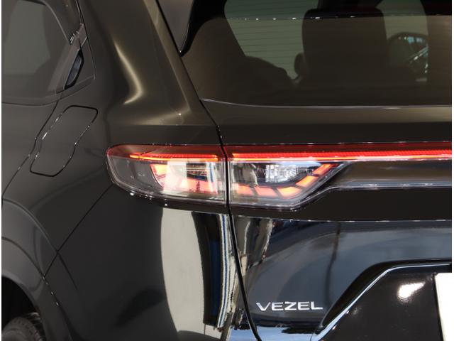 ヴェゼル ｅ：ＨＥＶＺ　衝突回避支援ブレーキ機能　パノラミックビューモニター　スマキ　Ｐトランク　フルオートエアコン　Ｄレコ　エアバッグ　両席エアバック　パワーウィンドウ　ＬＥＤランプ　ソナー　クルーズＣ（13枚目）