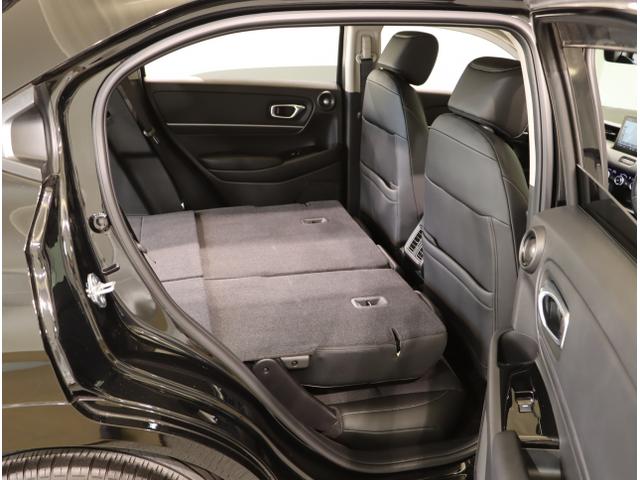 ヴェゼル ｅ：ＨＥＶＺ　衝突回避支援ブレーキ機能　パノラミックビューモニター　スマキ　Ｐトランク　フルオートエアコン　Ｄレコ　エアバッグ　両席エアバック　パワーウィンドウ　ＬＥＤランプ　ソナー　クルーズＣ（46枚目）