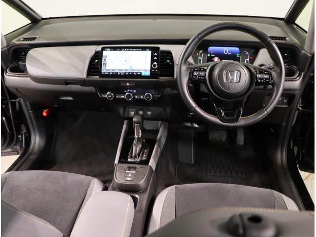 フィット ｅ：ＨＥＶＲＳ　エアバッグ　ナビ＆ＴＶ　パワーウィンドウ　助手席エアバッグ　Ｄレコ　フルセグテレビ　ＬＥＤヘッドランプ　セキュリティアラーム　フルオートエアコン　ＥＴＣ装備　スマートキ　ＵＳＢ（14枚目）