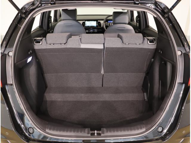 フィット ｅ：ＨＥＶＲＳ　エアバッグ　ナビ＆ＴＶ　パワーウィンドウ　助手席エアバッグ　Ｄレコ　フルセグテレビ　ＬＥＤヘッドランプ　セキュリティアラーム　フルオートエアコン　ＥＴＣ装備　スマートキ　ＵＳＢ（43枚目）