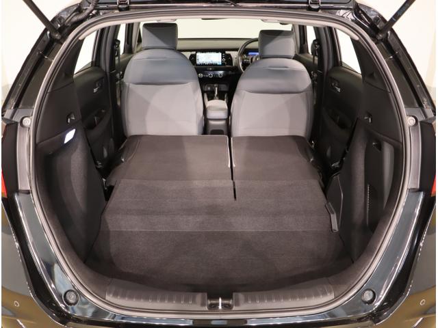 フィット ｅ：ＨＥＶＲＳ　エアバッグ　ナビ＆ＴＶ　パワーウィンドウ　助手席エアバッグ　Ｄレコ　フルセグテレビ　ＬＥＤヘッドランプ　セキュリティアラーム　フルオートエアコン　ＥＴＣ装備　スマートキ　ＵＳＢ（44枚目）