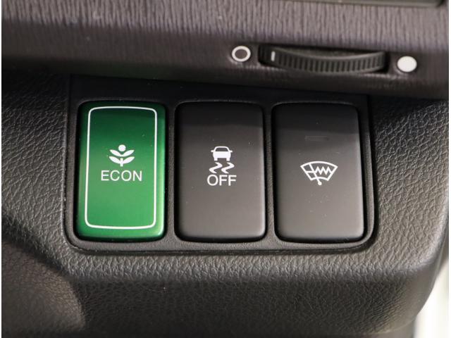 オデッセイ Ｍエアロパッケージ　キーフリー　ＥＴＣ車載器　地デジフルセグ　横滑り防止装置　スマ－トキ－　パワーウィンドウ　フルオートエアコン　ＤＶＤ　３列シート　ＨＤＤナビ　エアバック　パワーステアリング　ＡＢＳ（26枚目）