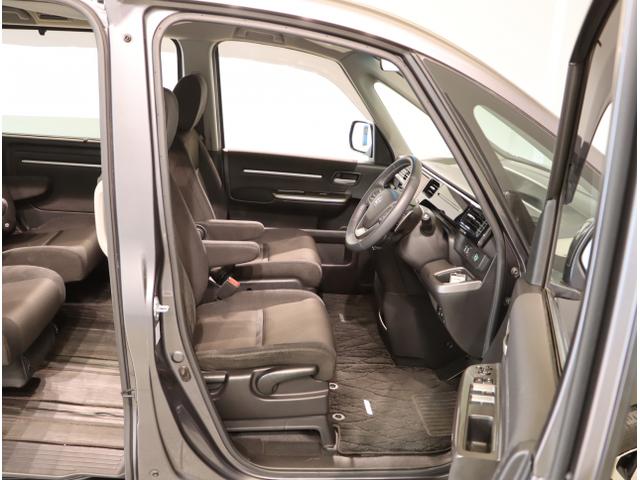 ステップワゴンスパーダ スパーダホンダセンシング　盗難防止　助手席エアバッグ　Ｗパワスラ　地デジ　サイドエアバッグ　ＬＥＤライト　横滑り防止システム　オートエアコン　ＵＳＢ　ナビ＆ＴＶ　三列シート　アイドリングＳ　ＥＴＣ付（43枚目）