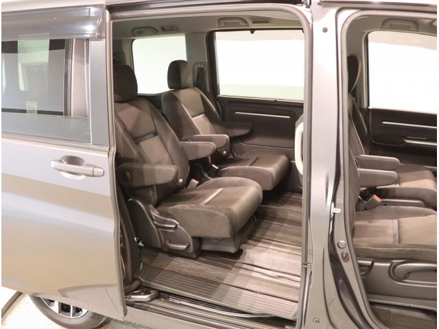 ステップワゴンスパーダ スパーダホンダセンシング　盗難防止　助手席エアバッグ　Ｗパワスラ　地デジ　サイドエアバッグ　ＬＥＤライト　横滑り防止システム　オートエアコン　ＵＳＢ　ナビ＆ＴＶ　三列シート　アイドリングＳ　ＥＴＣ付（44枚目）