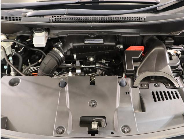 ステップワゴンスパーダ スパーダホンダセンシング　盗難防止　助手席エアバッグ　Ｗパワスラ　地デジ　サイドエアバッグ　ＬＥＤライト　横滑り防止システム　オートエアコン　ＵＳＢ　ナビ＆ＴＶ　三列シート　アイドリングＳ　ＥＴＣ付（52枚目）