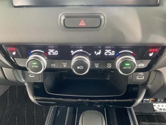 ヴェゼル ｅ：ＨＥＶＺ　・前後ドラレコ装着車　衝突回避支援ブレーキ機能　パノラミックビューモニター　１オナ　スマキ　Ｐトランク　フルオートエアコン　Ｄレコ　エアバッグ　両席エアバック　Ｒカメ　パワーウィンドウ　ＬＥＤランプ（32枚目）