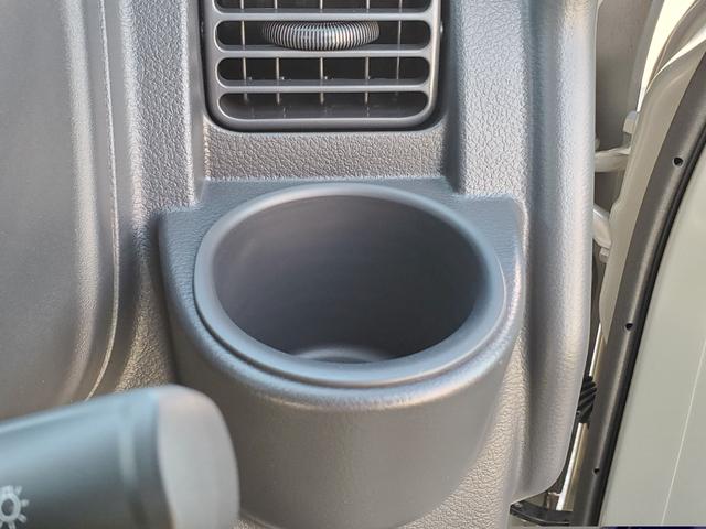 スーパーキャリイ X 4WD AT 衝突被害軽減システム クリアランスソナー レーンアシスト アイドリングストップ 電動格納ミラー オートライト ESC エアコン パワーステアリング パワーウィンドウ(8枚目)