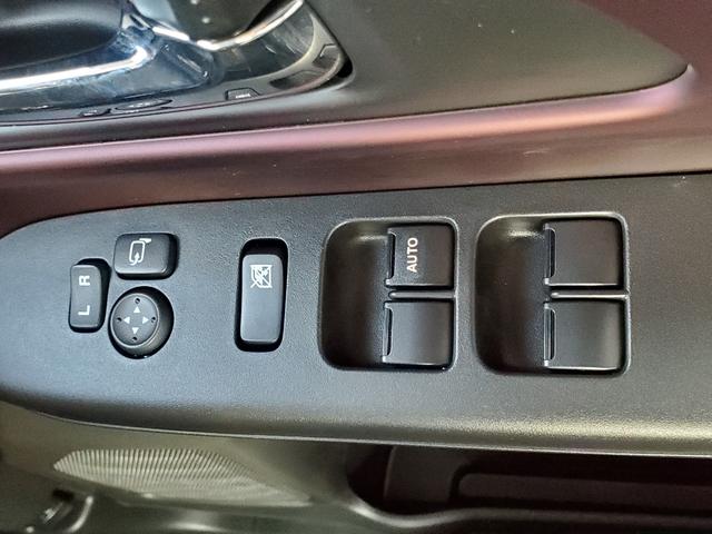 スペーシアカスタム ハイブリッドＸＳターボ　両側電動スライドドア　クリアランスソナー　オートクルーズコントロール　レーンアシスト　衝突被害軽減システム　オートライト　ＬＥＤヘッドランプ　スマートキー　アイドリングストップ　電動格納ミラー（11枚目）