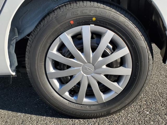 ミライース Ｌ　ＳＡＩＩＩ　４ＷＤ　クリアランスソナー　衝突被害軽減システム　オートマチックハイビーム　キーレスエントリー　アイドリングストップ　ＣＶＴ　盗難防止システム　ＡＢＳ　ＥＳＣ　衝突安全ボディ　エアコン（20枚目）