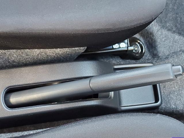 ミライース Ｌ　ＳＡＩＩＩ　４ＷＤ　クリアランスソナー　衝突被害軽減システム　オートマチックハイビーム　キーレスエントリー　アイドリングストップ　ＣＶＴ　盗難防止システム　ＡＢＳ　ＥＳＣ　衝突安全ボディ　エアコン（29枚目）