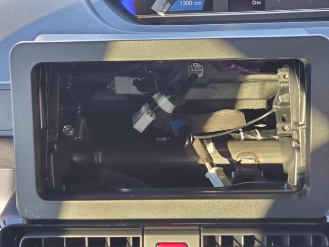 タント カスタムＸ　両側電動スライドドア　クリアランスソナー　衝突被害軽減システム　オートライト　ＬＥＤヘッドランプ　スマートキー　アイドリングストップ　電動格納ミラー　シートヒーター　ベンチシート　ＣＶＴ（4枚目）