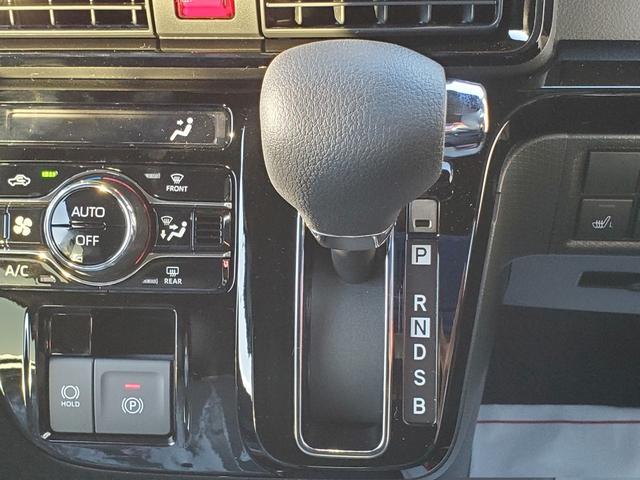 タント カスタムＸ　両側電動スライドドア　クリアランスソナー　衝突被害軽減システム　オートライト　ＬＥＤヘッドランプ　スマートキー　アイドリングストップ　電動格納ミラー　シートヒーター　ベンチシート　ＣＶＴ（6枚目）