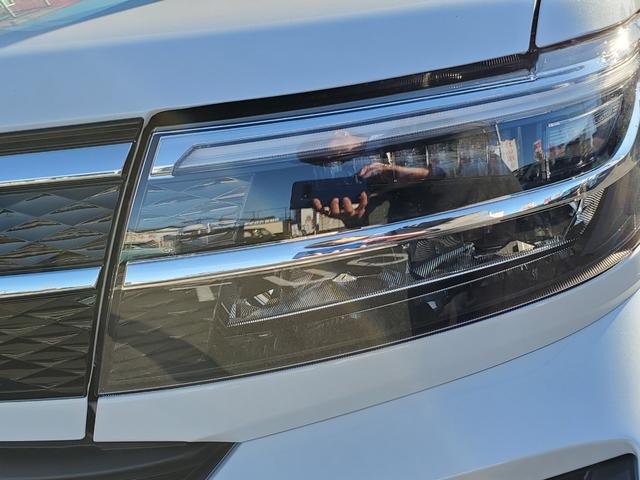 タント カスタムＸ　両側電動スライドドア　クリアランスソナー　衝突被害軽減システム　オートライト　ＬＥＤヘッドランプ　スマートキー　アイドリングストップ　電動格納ミラー　シートヒーター　ベンチシート　ＣＶＴ（25枚目）