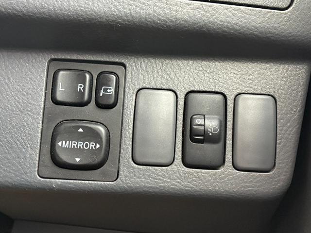 ムーヴラテ Ｌ　キーレスエントリー　電動格納ミラー　ベンチシート　ＡＴ　盗難防止システム　ＣＤ　ＭＤ　衝突安全ボディ　エアコン　パワーステアリング　パワーウィンドウ（6枚目）