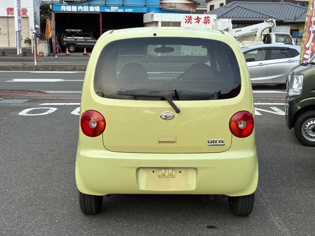 ムーヴラテ Ｌ　キーレスエントリー　電動格納ミラー　ベンチシート　ＡＴ　盗難防止システム　ＣＤ　ＭＤ　衝突安全ボディ　エアコン　パワーステアリング　パワーウィンドウ（16枚目）