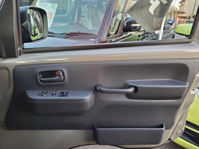 スーパーキャリイ 　４ＷＤ　ＭＴ　衝突被害軽減システム　クリアランスソナー　レーンアシスト　アイドリングストップ　電動格納ミラー　ＥＳＣ　エアコン　パワーウィンドウ（10枚目）