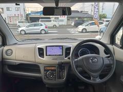 車を運転する際には運転席の存在は欠かせません。なのでしっかりとチェックしたいポイントですね。 2