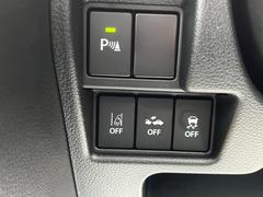 接触を未然に防ぐ、クリアランスソナー搭載です。車を守るためには必須のアイテムですね。 6