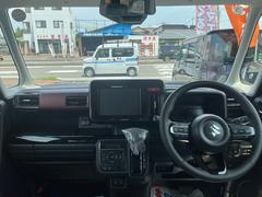 毎回座るフロントシート。運転席は必ず使用する部分ですので、座り心地が重要です！ 2