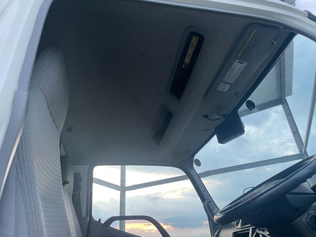 トヨエース ジャストロー　２ｔ積　アルミバン　１０尺　サイドドア　導風板付　バックカメラ（17枚目）