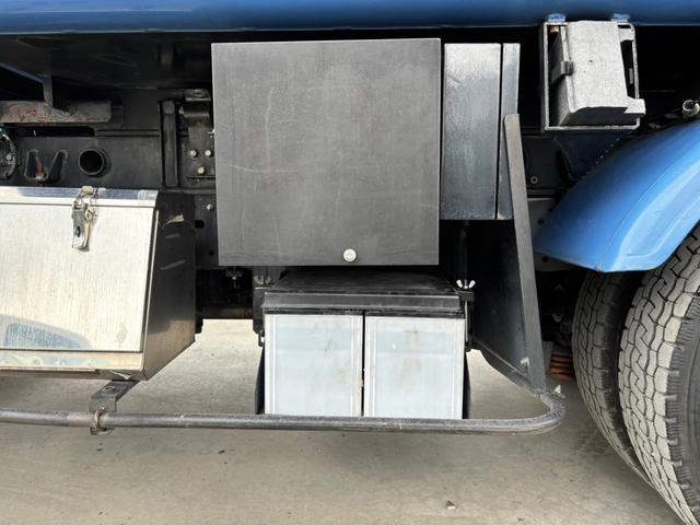 エルフトラック 　２ｔ積　塵芥車　４．２立方　回転式　電動格納ミラー　フォグランプ　パックカメラ（25枚目）