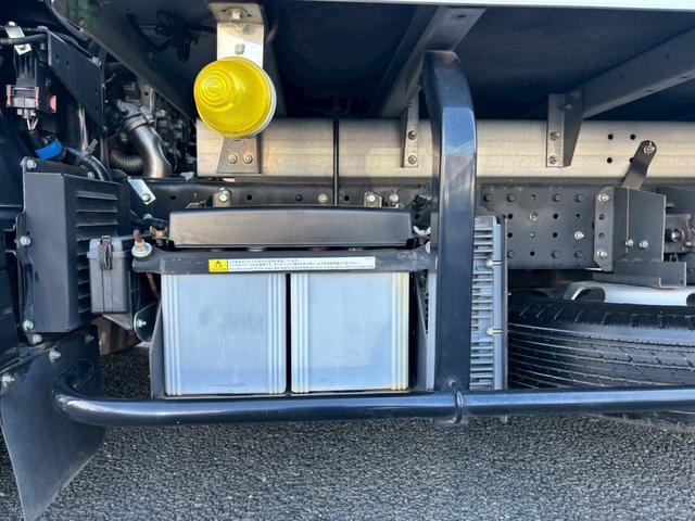 キャンター 　２ｔ積　アルミバン　車線逸脱警報装置　衝突軽減ブレーキ　ＥＴＣ　電動格納ミラー　バックカメラ　ドラレコ　５ｔ未満（44枚目）