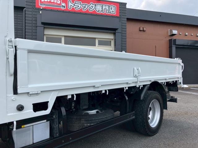 キャンター 　４ｔ積　平ボディ　セミロング　ワイド　鉄板張り　カルガルゲート　ＥＴＣ　電動格納ミラー　フォグランプ（18枚目）