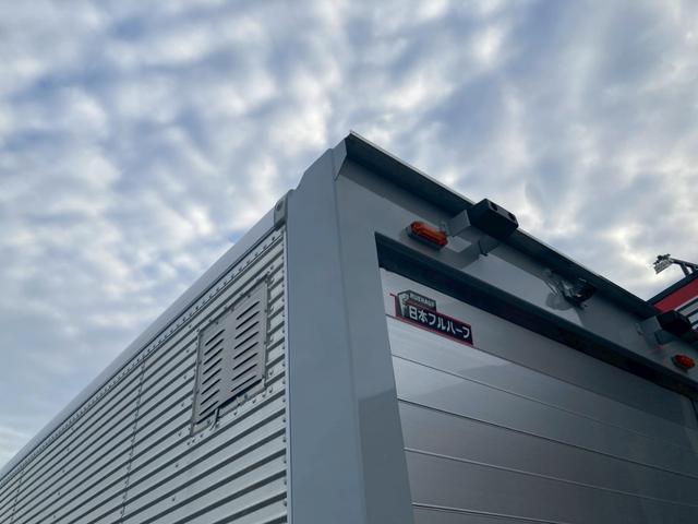 エルフトラック 　２ｔ積・アルミバン・格納式パワーゲート付・ＭＴ６・電格ミラー・バックカメラ・ドラレコ（16枚目）