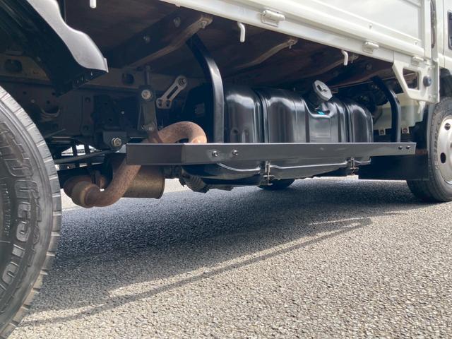 エルフトラック 　２ｔ積・平ボディ・セミロング・ＡＴ車・５ｔ未満・ＥＴＣ・電格ミラー（44枚目）
