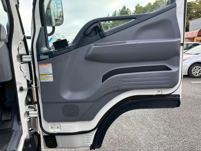 キャンター 　４ｔ積・ボトルカー・超ロング・ワイド・ＡＴ車・ＥＴＣ・電格ミラー・バックカメラ（68枚目）