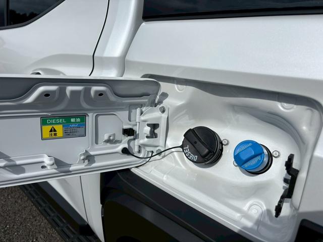 トライトン 　２．４　ＧＳＲ・４ＷＤ・０．５ｔ積・純正ナビ・全方位カメラ・バックカメラ・エクシードバイザー・サイドドアガーニッシュ・ヒューエルリッドガーニッシュ・アンダーライドプロテクション・有料カラー（30枚目）