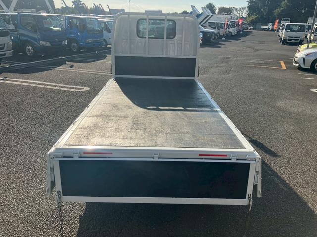 エルフトラック 3t積・平ボディ・全低床・MT6・電格ミラー(15枚目)