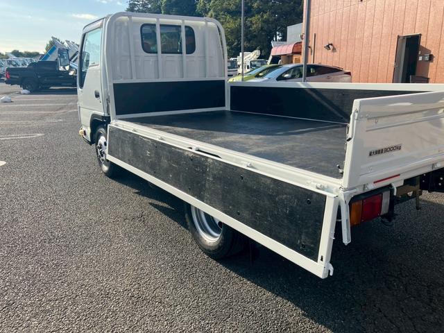 エルフトラック 3t積・平ボディ・全低床・MT6・電格ミラー(16枚目)