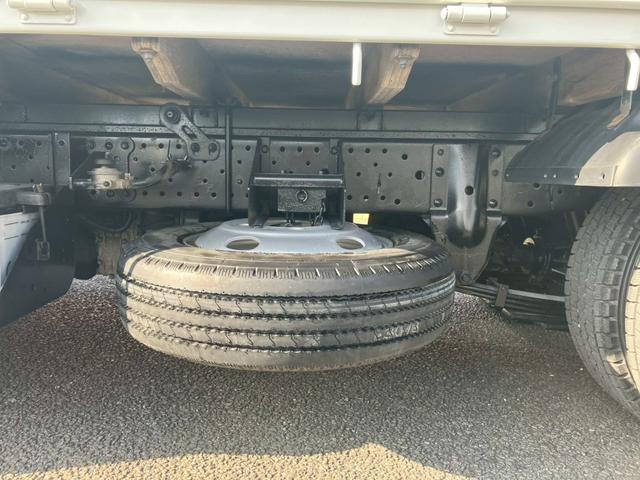 エルフトラック 3t積・平ボディ・全低床・MT6・電格ミラー(38枚目)