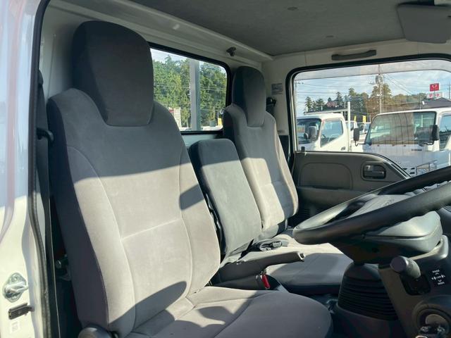 エルフトラック 3t積・平ボディ・全低床・MT6・電格ミラー(58枚目)