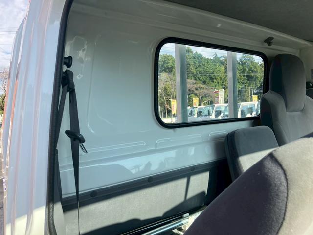 エルフトラック 3t積・平ボディ・全低床・MT6・電格ミラー(59枚目)