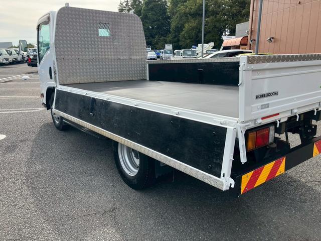 エルフトラック 3t積・平ボディ・セミロング・高床・AT車・ETC・電格ミラー(16枚目)