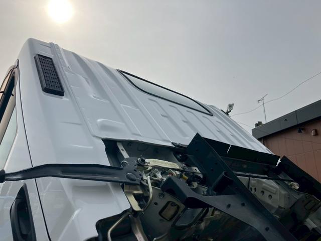 エルフトラック 3t積・平ボディ・セミロング・高床・AT車・ETC・電格ミラー(25枚目)