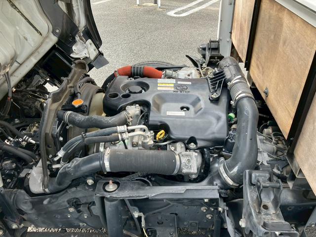 エルフトラック 3t積・平ボディ・セミロング・高床・AT車・ETC・電格ミラー(28枚目)