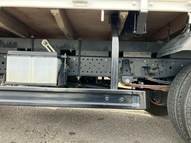 エルフトラック 3t積・平ボディ・セミロング・高床・AT車・ETC・電格ミラー(38枚目)