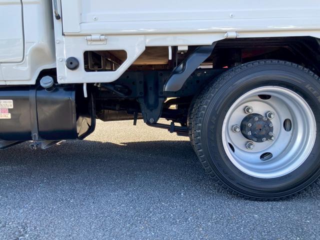 エルフトラック 1.9t積・Wキャブ・4WD・全低床・AT車・5t未満・ETC・電格ミラー・バックカメラ・ナビTV・車線逸脱警報装置・衝突軽減ブレーキ(28枚目)